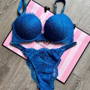 victoria’s secret very sexy shine strap lace push up blue bra 38 DD thong